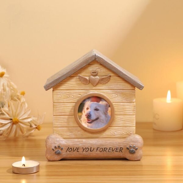 Resin pet small house urn, can hold photos